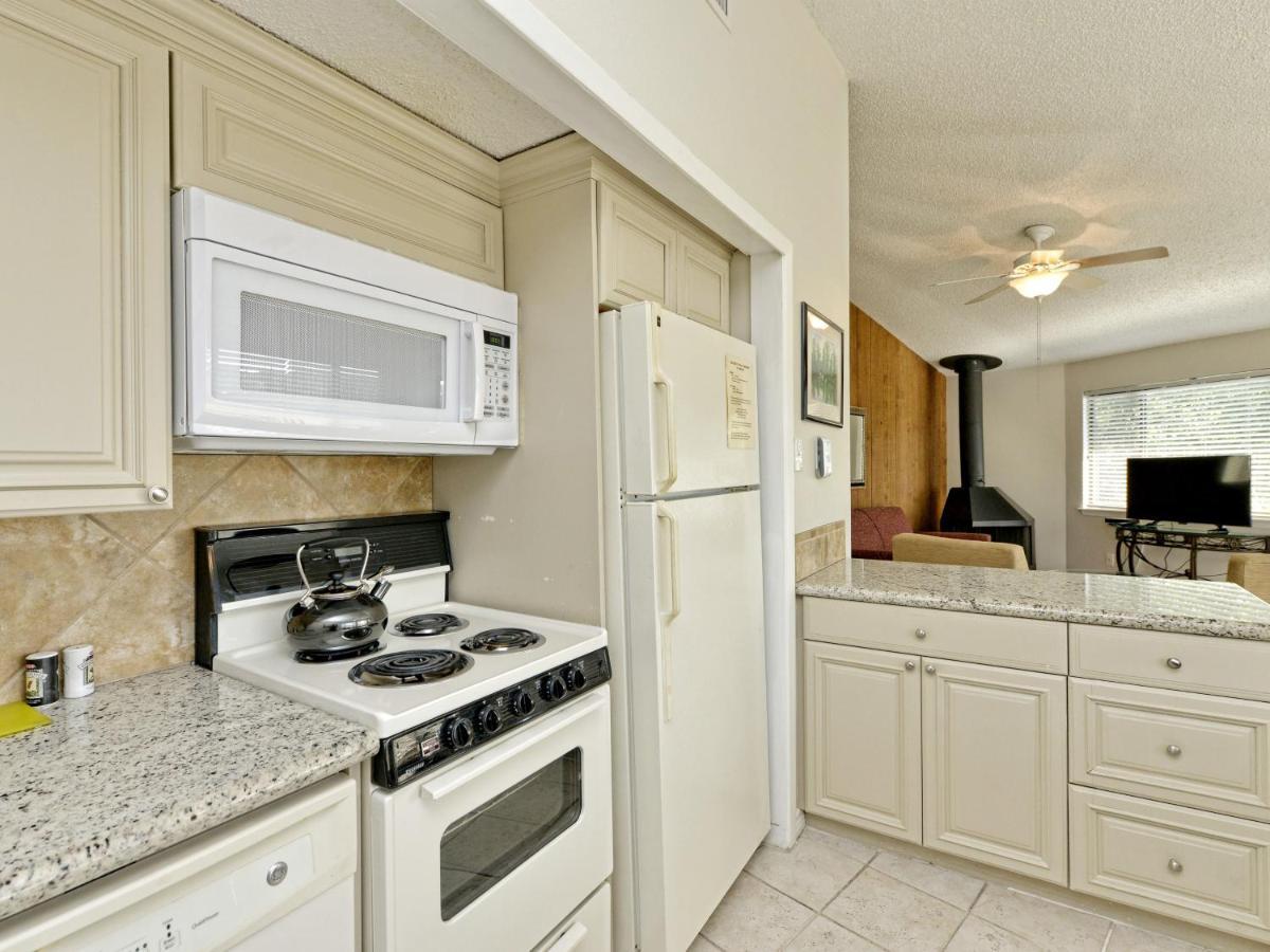Lake Travis Bungalow Casita Golden Rod #2 Lakeway Zewnętrze zdjęcie